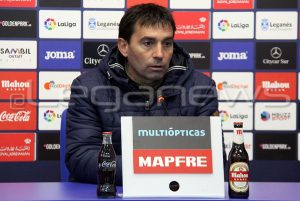 Asier Garitano en la rueda de prensa previa al Alavés